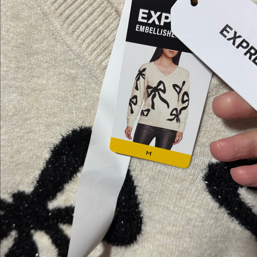 Express cream Sweater with Black Bow Accents new oversized - Picture 9 of 9